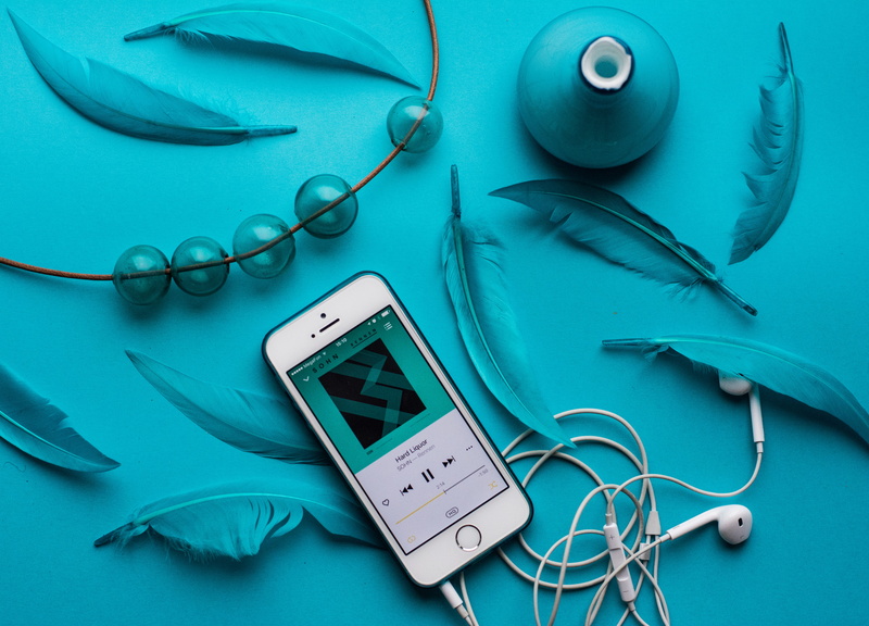 earpods, mobile phone, communication, colored background, indoors, wireless technology, care, healthcare and medicine, studio shot, expertise, feathers