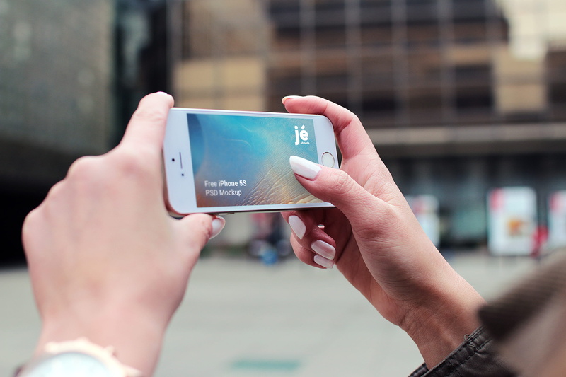 apple, silver, holding, iphone 5s, smartphone, wireless technology, adult, human body part, architecture, day, technology, hand, outdoors, city, people