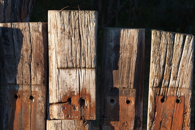 barrier, Wood, boundary, old-fashioned, outdoors, Fence, border, weathered, wood - Material, close-up, Limit, faces, nature, protection, old, no people