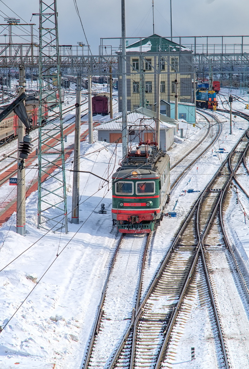 cable car, locomotive, rails, railroad station, railroad track, road, transportation, cable, day, winter, train, no people, train - vehicle, high angle view