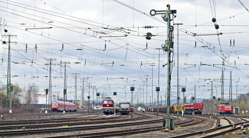 track, railway, 2K, diesel locomotive, koblenz, soft lanterns, form signals, traxx, regional train, train, public transportation, installation platforms