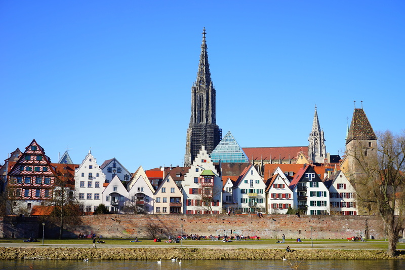 clear sky, City Wall, outdoors, ulm, gothic style, places of interest, grass, row house, center, nature, View, belief, built structure, tower, New Ulm
