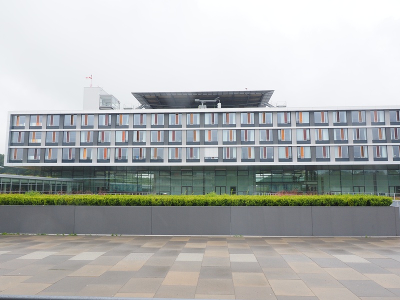 absence, building, hospital, universitätsklinik, copy space, learning, day, built structure, sky, city, railing, clinic, universitätsmedizin, office, universitätsklinikum ulm