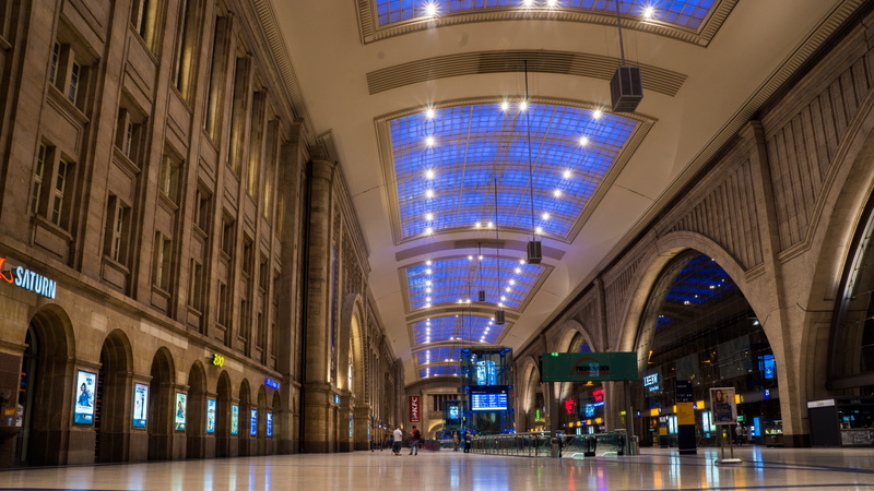 illuminated, store, central station, architecture, arch, indoors, incidental people, modern, 5K, shopping mall, ceiling, built structure, history, people