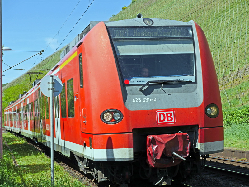 public transportation, regional train, regional traffic, railway line, sunlight, travel, br425, railroad car, mode of transportation, electric locomotive