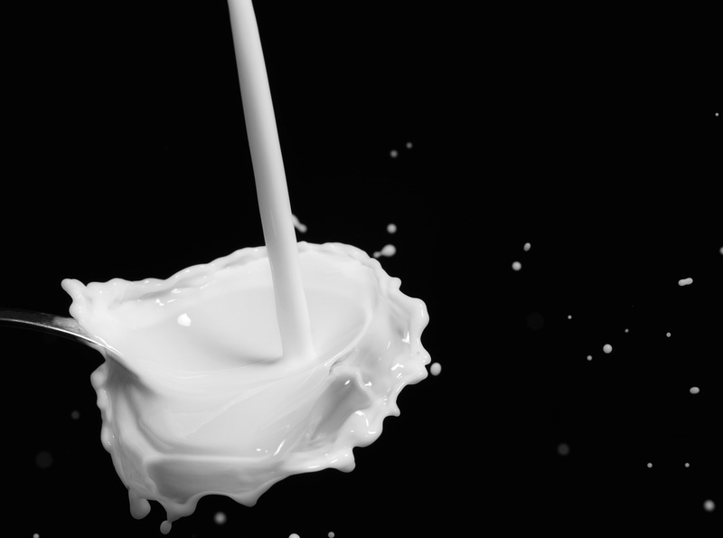 Spoon, pouring, close-up, Milk, photo, Falling, drop, food and drink, drink, motion, flowing, black background, Food, splashing, White, pour, splash, water