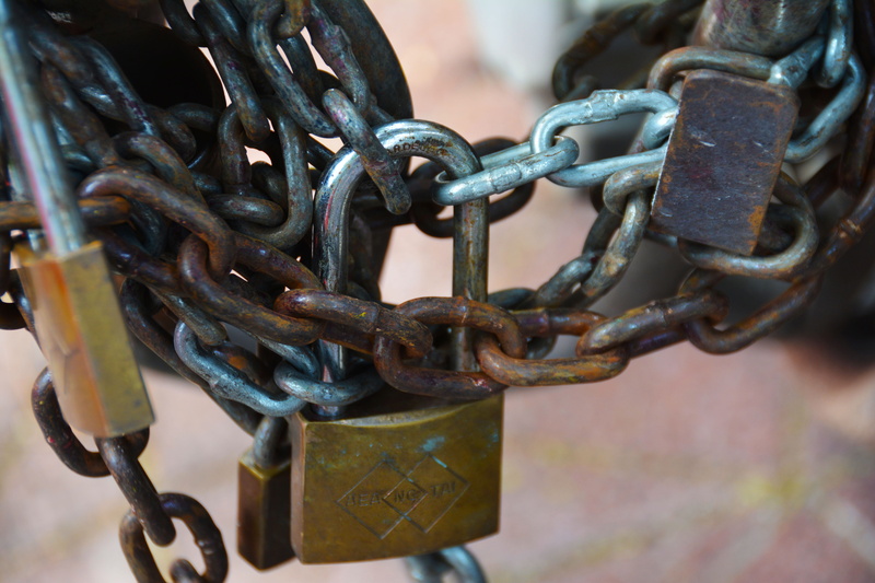 locked, chains, old, gate, closed, metal, safety, connection, shackle, protect, hanging, focus on foreground, heavy, lock, weathered, selective focus, safe