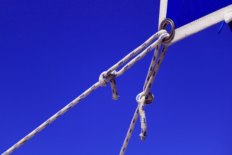 rope, nature, knot, low angle view, fixing, technology, 4K, clear sky, sunny, detention, thaw, copy space, maritime, construction site, dew, keep, cordage