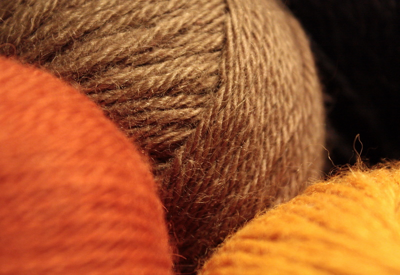 human hair, knitting wool, Merino, real people, rope, fiber, knit, day, hairstyle, hair, human body part, string, knitting, craft, close, hand labor, domestic animals