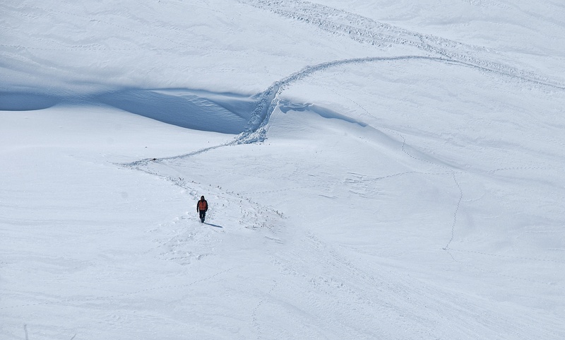 mountaineer, mountains, beauty in nature, holiday, mountain range, glacier, alone, people, walking, outdoors, snow, walks, mountaineering, lifestyles, woman
