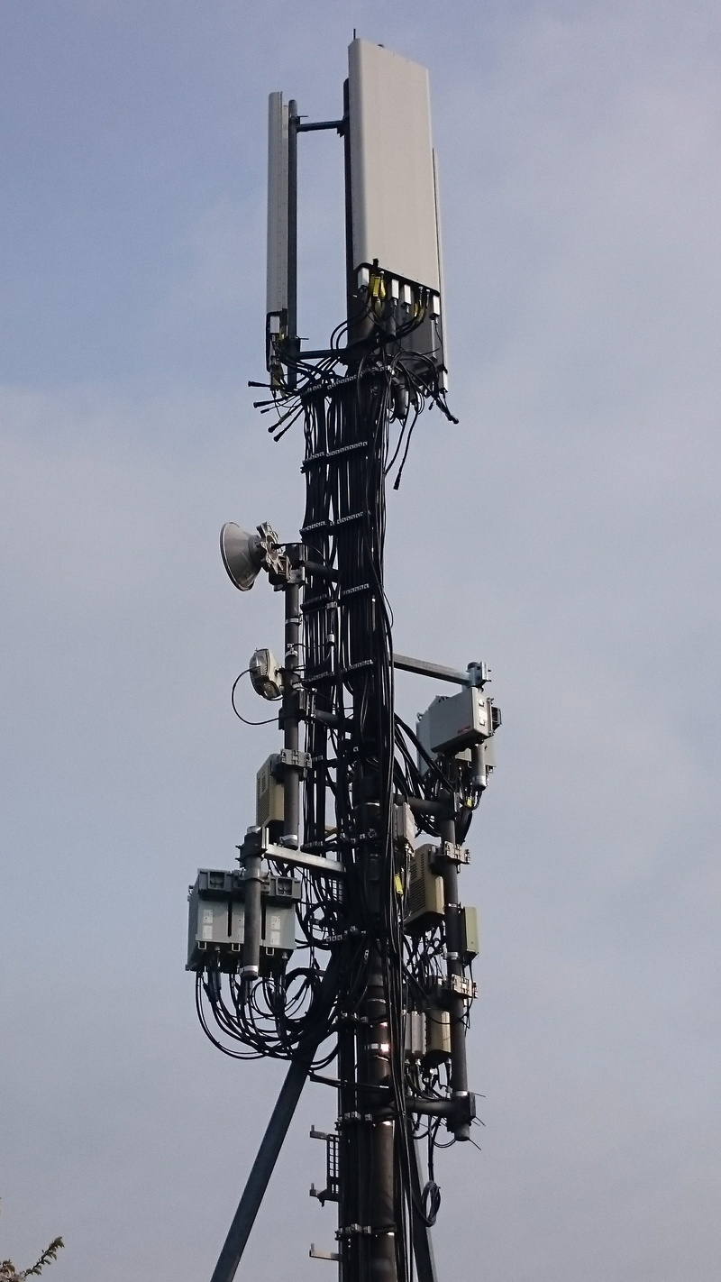 send, telecommunications equipment, Radio, mast, tall - high, sky, radio antenna, broadcasting, transmission tower, nature, tower, connection, technology