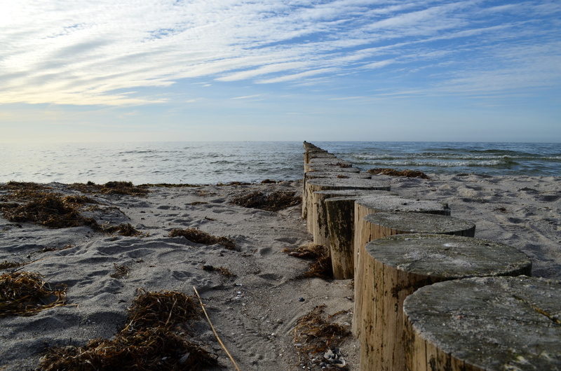 twisted ropes, wood bollards, jetty, Sea, Bollard, kai, leash, sail, landscape, knot, tranquil scene, nature, pier, idyllic, boot, ship accessories, port