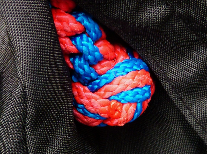 tross, 2K, close up, connection, red, detention, ship accessories, multi colored, day, strand, fixing, knitting, close-up, woven, animal themes, textile