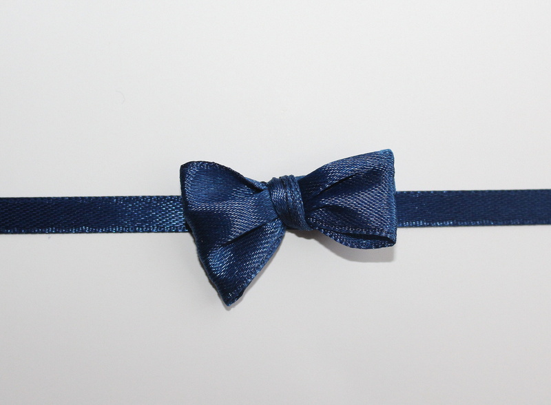 tied bow, colored background, name day, positive emotion, studio shot, decoration, node, ribbon - sewing item, the ribbon, close-up, blue, bow tie, 2K