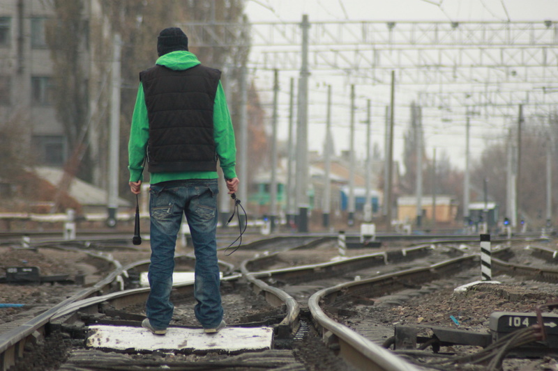 road, ways, railroad track, the crossroads, nature, train, rail transportation, photo, 4K, winter, full length, straight, casual clothing, boy, architecture