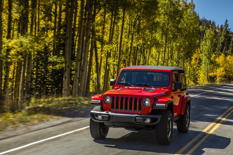 markup, mode of transportation, red, greens, land vehicle, car, transportation, Jeep, street, forest, growth, 2K, on the move, travel, city, day, motion