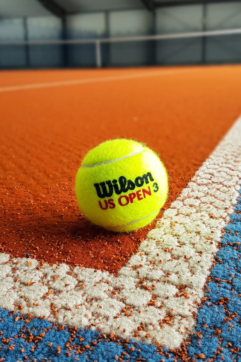 focus on foreground, tennis, absence, sport, play, baseball - ball, close-up, ball, sports equipment, competition, net - sports equipment, sand, line, tennis player