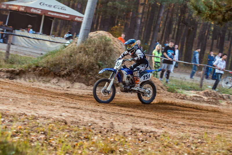 leisure activity, bike, daytime, on the move, bicycle, sidelines, real people, motion, near, dirt, riding, mode of transportation, outdoors, 4K, nature