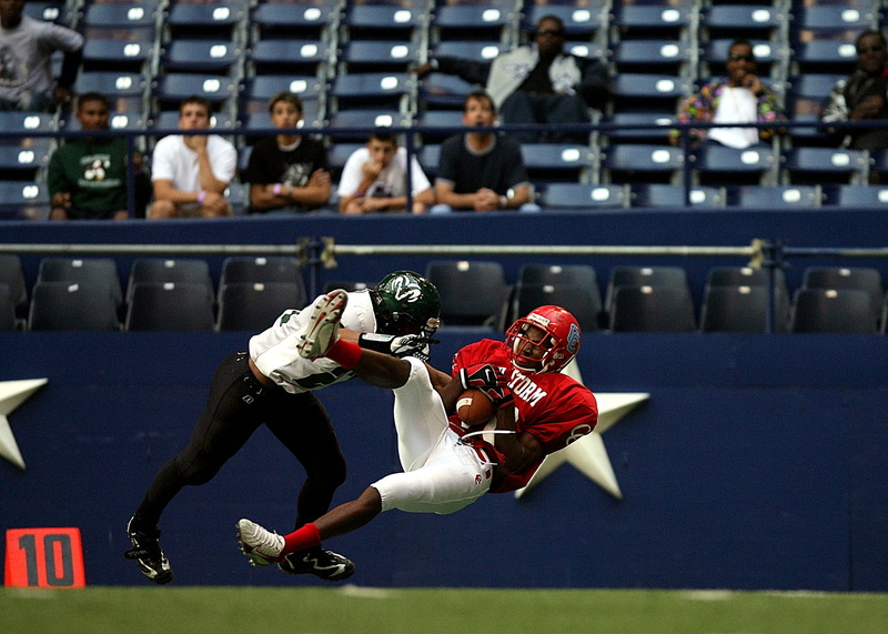 Action, offense, sport, catch, adult, player, fan, tackle, cooperation, security, aggression, teamwork, protection, watching, people, athlete, competition
