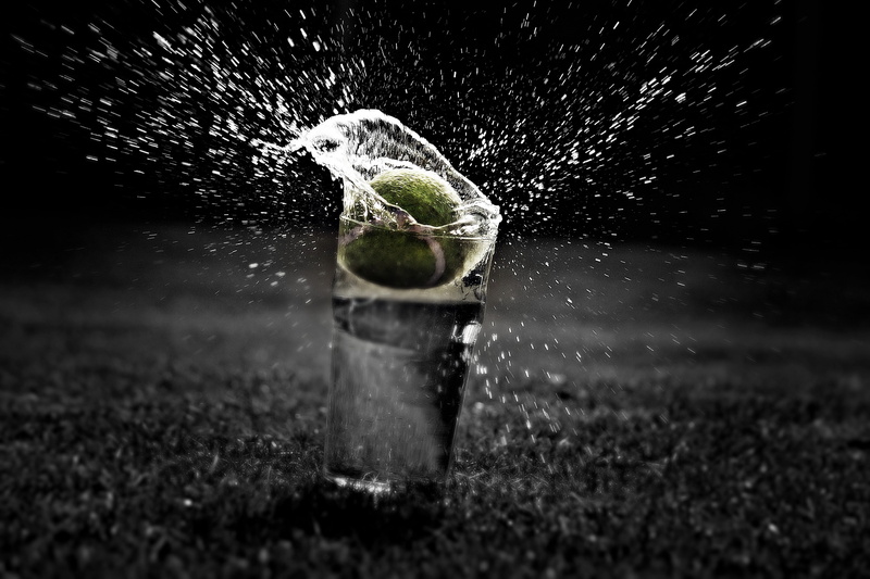 nature, spraying, fruit, focus on foreground, transparent, food, water, food and drink, drink, splashes, close-up, day, no people, glass, motion, outdoors