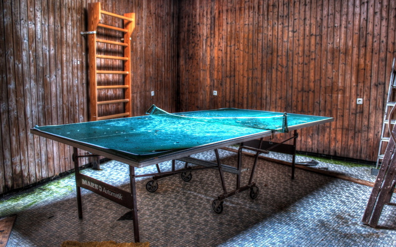 sport, Table Tennis, seat, sport , blue, no people, tennis, turquoise colored, nature, 1080P, furniture, indoors, green, wall - building feature, leisure games