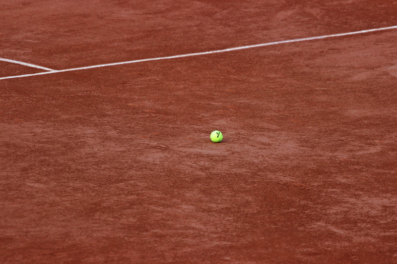 competition, brown, outdoors, roland, white, ball, no people, high angle view, tennis, leisure activity, babolat, court, line, absence, recreational pursuit