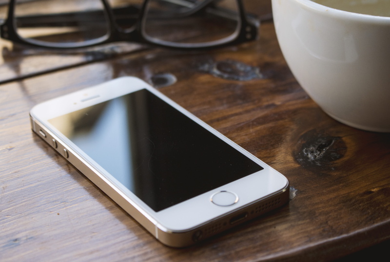 touch screen, device, light, telecommunications equipment, wireless technology, mobile phone, iphone 5s, mockup, screen, device screen, glasses, 5s, connection