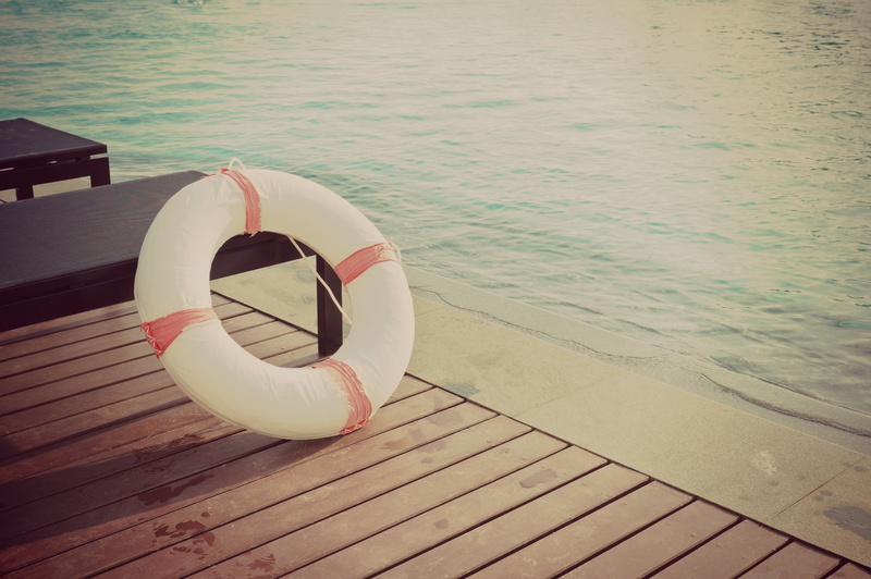 white, red, life belt, day, background, no people, outdoors, high angle view, beauty in nature, protection, mood, pier, water, wave, wood - material, lifeline
