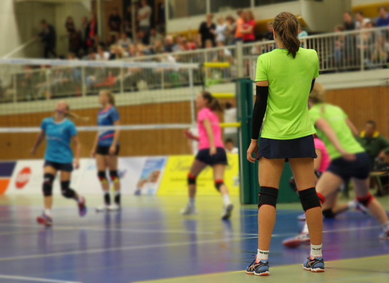 clothing, team sport, sports clothing, women, sports hall, exercise, leather ball, motion, together, beach volleyball, movement, young, playing, volleyball