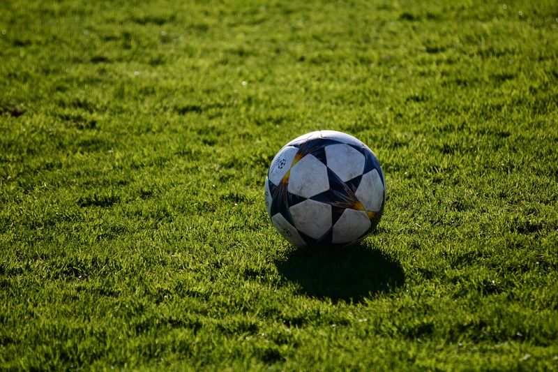 team sport, sports equipment, soccer, close-up, outdoors, football pitch, kick, green color, day, kreisliga, grass, football, nature, single object, ball sports