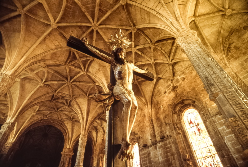 grain, cross, handheld, highlight, catholic, built structure, centered, crucified, belief, natural light, altar, spirituality, faith, ceiling, low angle view