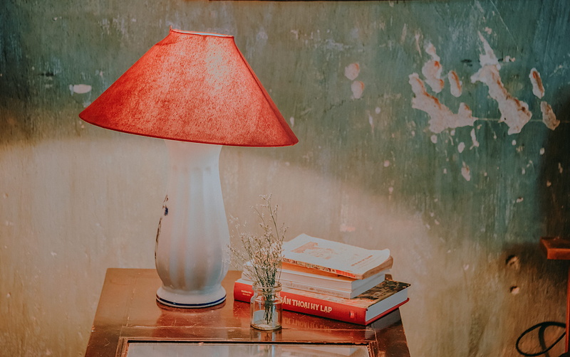 lighting equipment, flower, glass, desk, furniture, inside, lamp, indoors, desk lamp, lamp shade, 4K, interior design, simple, end, vintage, domestic room
