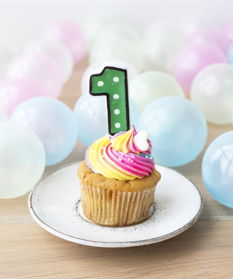 dessert, frosting, food, balloons, food and drink, colorful, temptation, no people, indoors, cream, 5K, birthday candles, sweets, pastry, wood - material