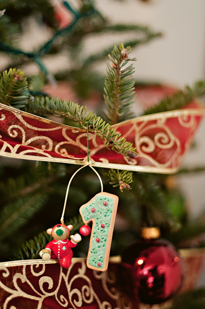christmas tree, xmas, canada, ornament, one, mobile phone, positive emotion, event, holiday, 4K, close-up, coniferous, focus on foreground, hung, evergreen