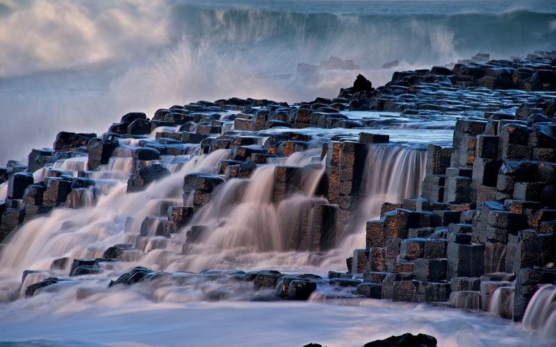 outdoors, blurred motion, solid, falling water, 1080P, long exposure, power in nature, flowing, sea, water, rock - object, rock formation, flowing water