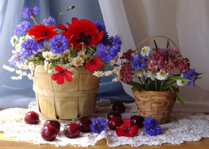 no people, beauty in nature, arrangement, poppy, decoration, red, still life, table, plant, multi colored, close-up, vulnerability, fragility, berries