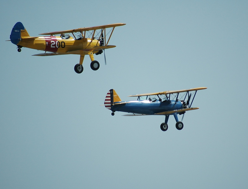 sky, fly, retro, airplane, travel, antique, flying, bi-planes, air, outdoors, bi, aeroplane, vehicle, no people, biplane, copy space, prop, mid-air, day