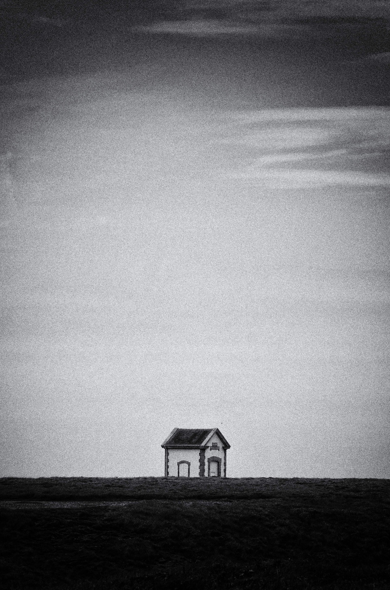 hut, copy space, belle-ile, building, field, beauty in nature, tiny house, day, scenics - nature, tranquil scene, belle île, environment, sky, 4K, architecture