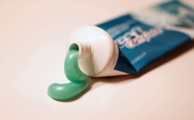 close-up, beauty, early, squeeze, too early, mint, paste, good morning, white background, theme good morning, spill, bottle, indoors, toothpaste, healthcare and medicine