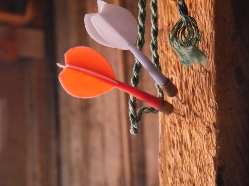 hobby, no people, throwing, equipment, day, selective focus, wall, still life, 5K, focus on foreground, vintage, nature, the success of the, hangar, hanging