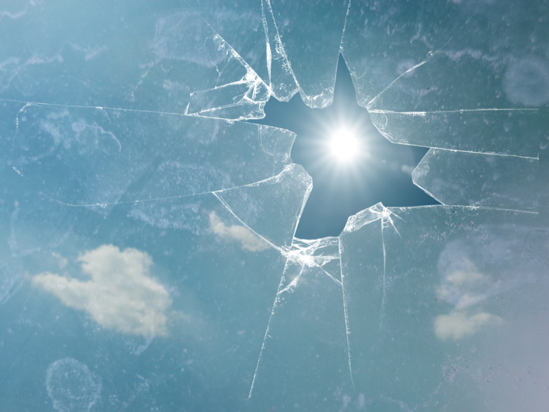 glass - material, winter, day, damaged, cold temperature, close-up, nature, 4K, vulnerability, broken, transparent, beauty in nature, fragility, outdoors