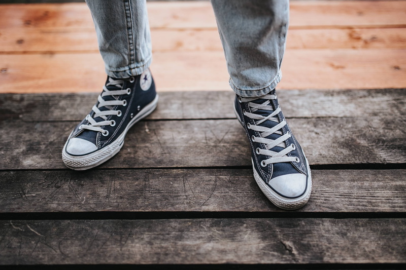 sports Shoe, limb, people, wooden pier, woman, 2K, flooring, sneakers, human body part, wooden, casual Clothing, men, body part, healthy, human Leg, fashion