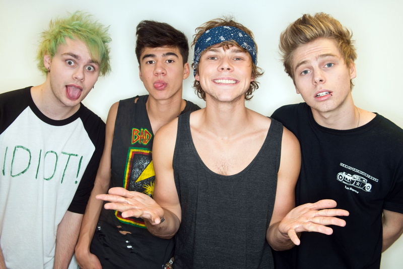 Micheal Clifford, Ashton Irwin, Calum Hood, Luke Hemmings, 5 Seconds Of Summer, 2K