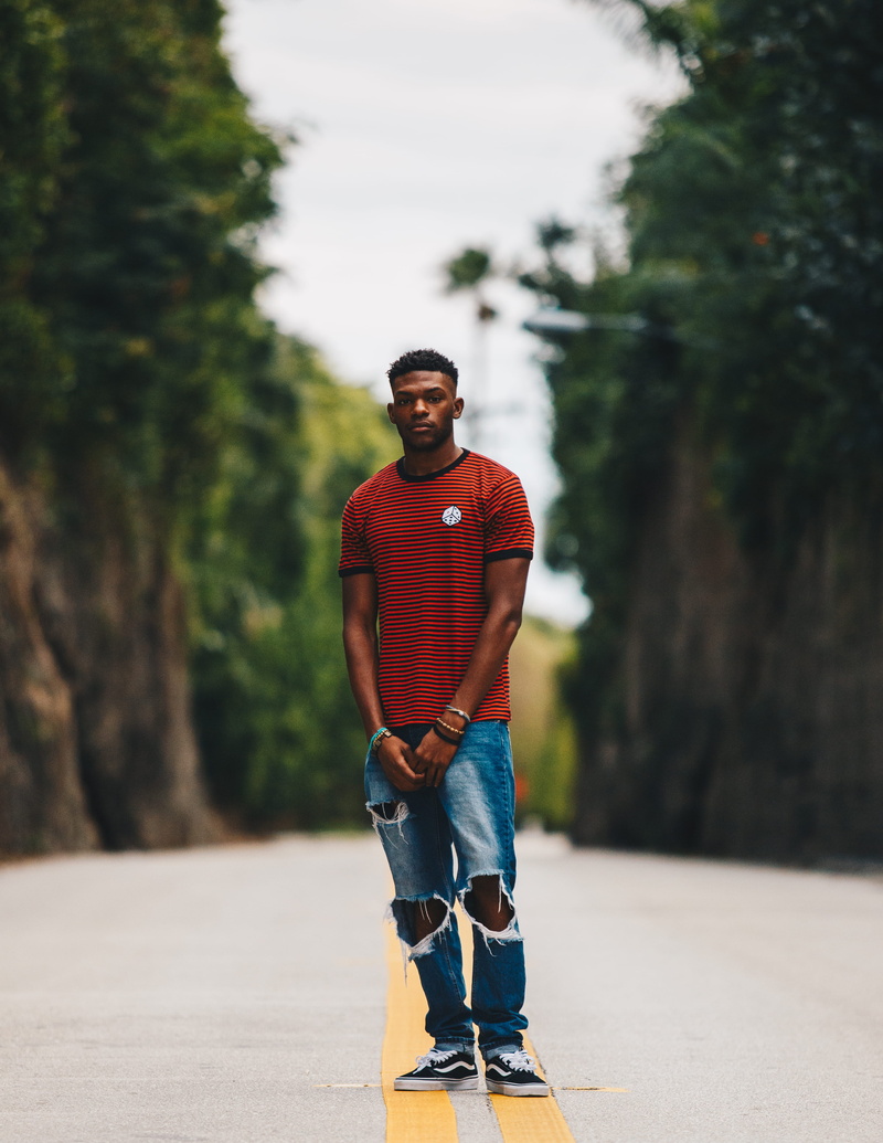 guy, front view, men, one person, tshirt, male, photography, blue, portrait, jeans, grey, lifestyles, stripe, young men, casual clothing, torn, nature
