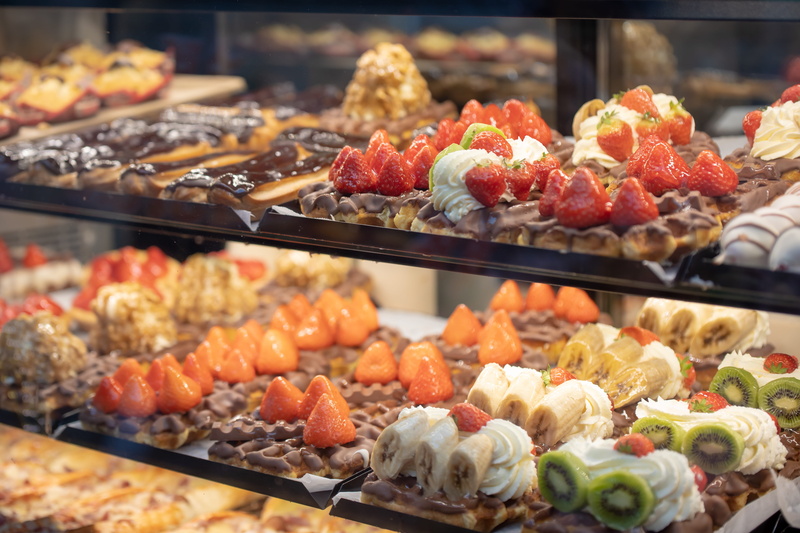 choice, sweets, cafeteria, consumerism, temptation, buffet, 5K, sweet food, still life, indoors, variation, retail, creme, sweet, arrangement, glass - material
