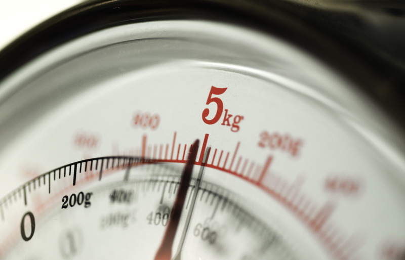 5K, diet, instrument of measurement, scale, device, displaying, food, no people, man made object, utensil, tool, weighing, close-up, accuracy, kilogram