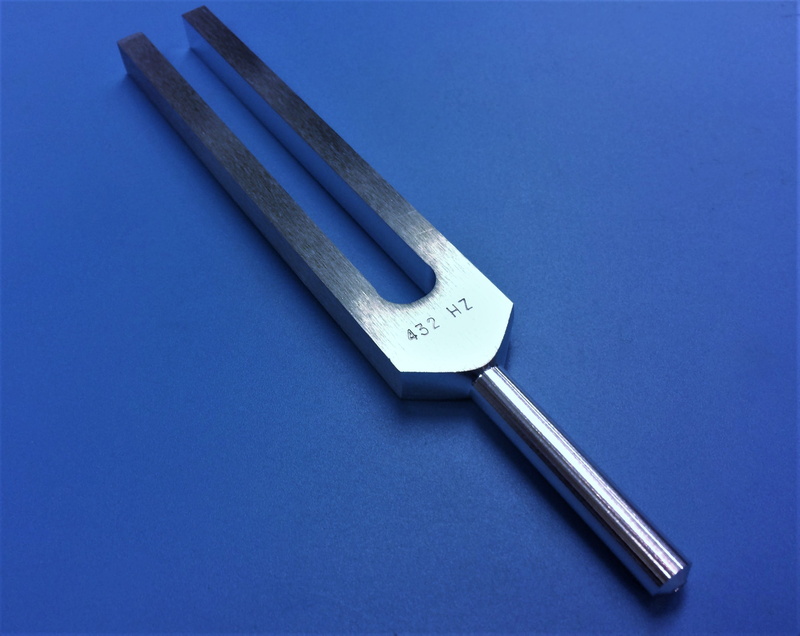 no people, close-up, made in usa, tool, accuracy, studio shot, tuning fork, silver colored, silver, two objects, blue background, colored background, indoors