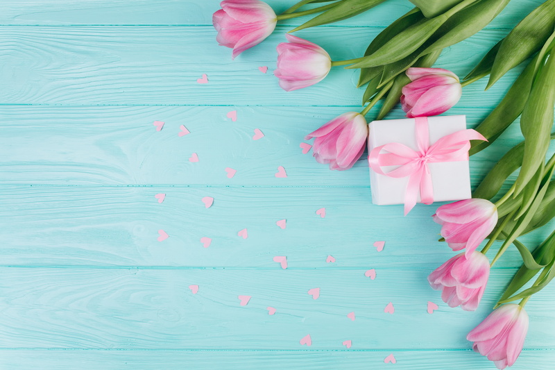 fresh, gift, pink, tulips, romantic, 5K, hearts, wood, with love, tender, heart, flowers, love, spring, beautiful