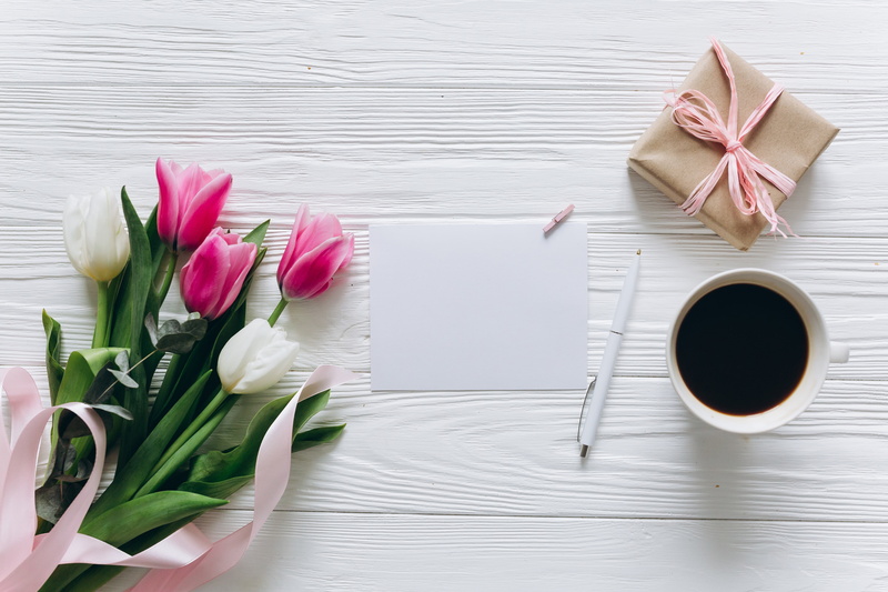 gift, Cup, white, wood, pink, Breakfast, coffee, tulips, flowers, romantic, 4K