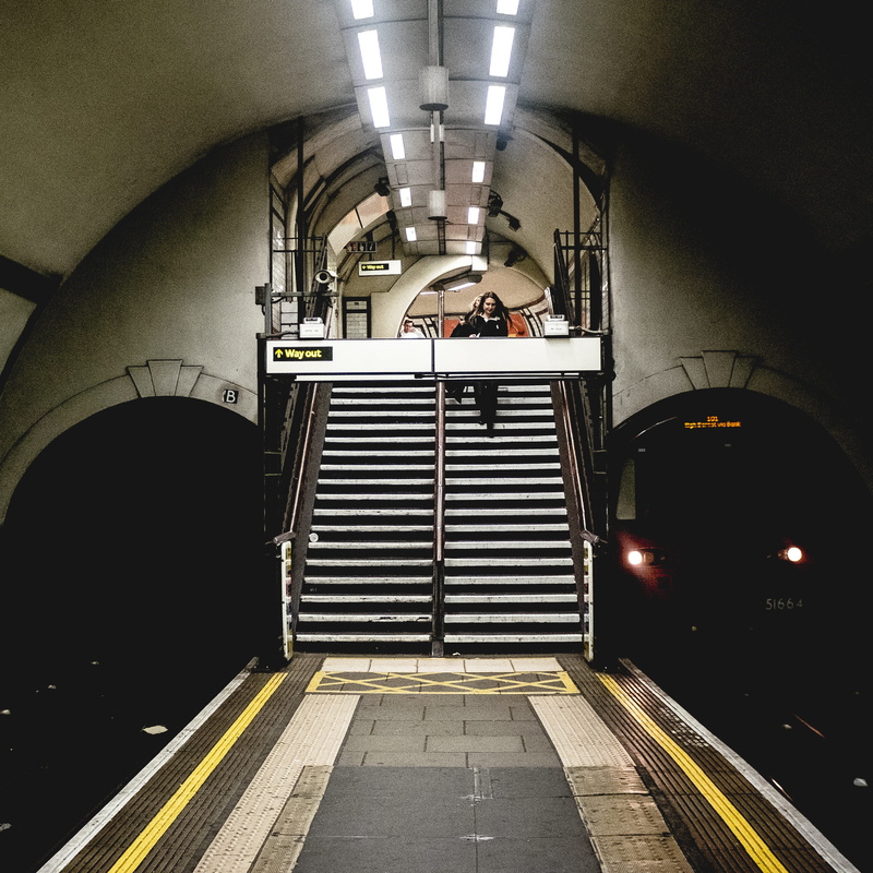 rail transportation, 2K, architecture, subway, transport, stairs, platform, london, clapham juction, train station, northern line, northern, illuminated